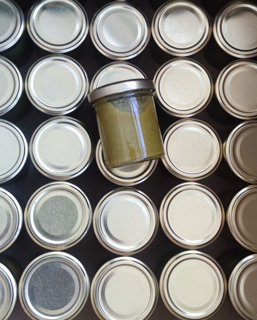 Chihhulin vegaaniset chilihillokkeet käsityönä – tulinen ja maukas lisuke ruokaan